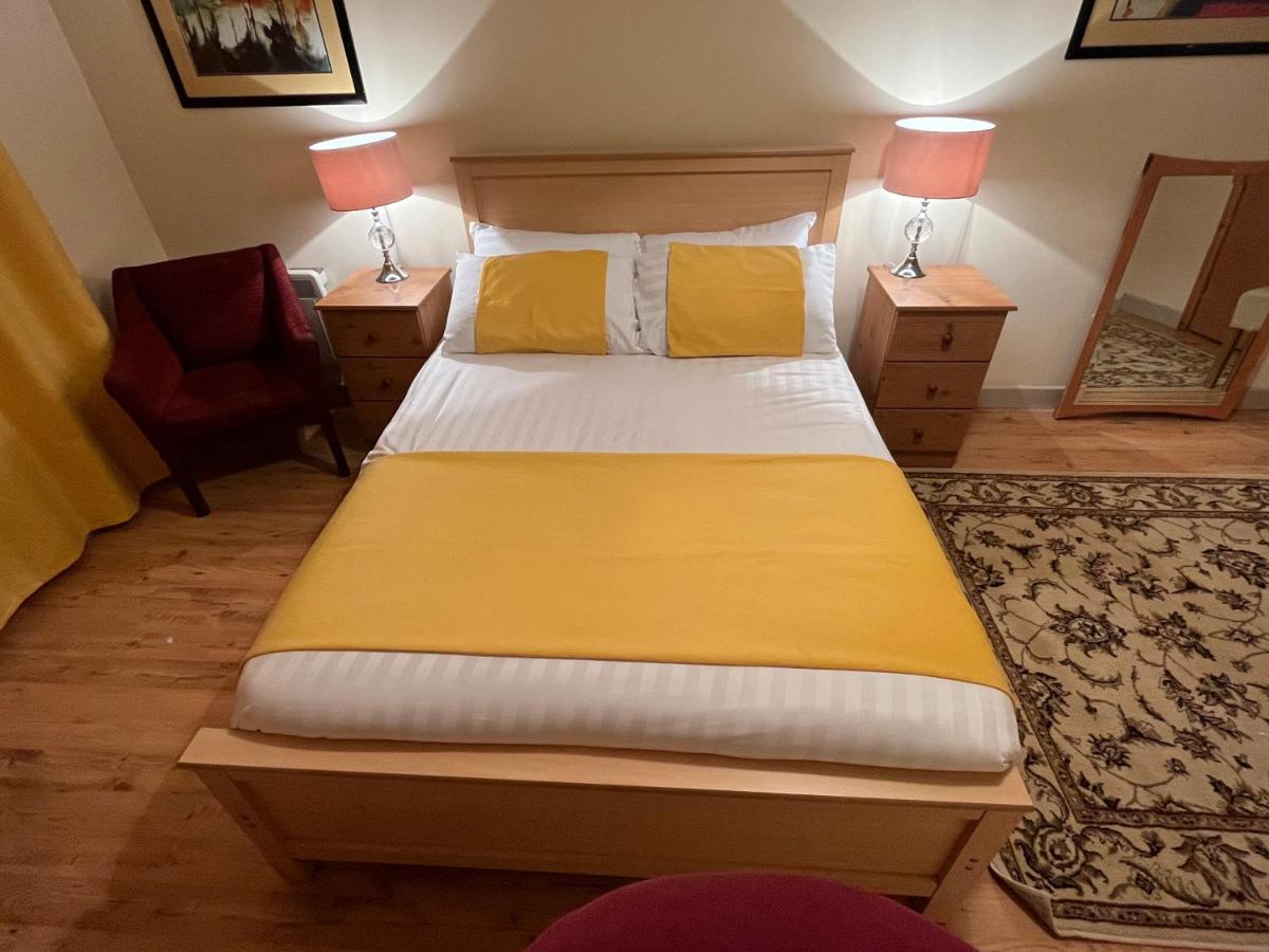 Elegant Rooms And Suites In Knock Knock  Ngoại thất bức ảnh